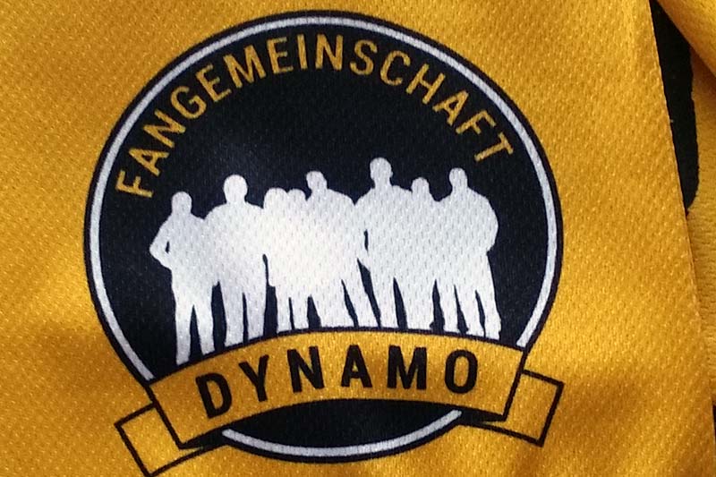 Seidenschal mit Logo der Fangemeinschaft Dynamo